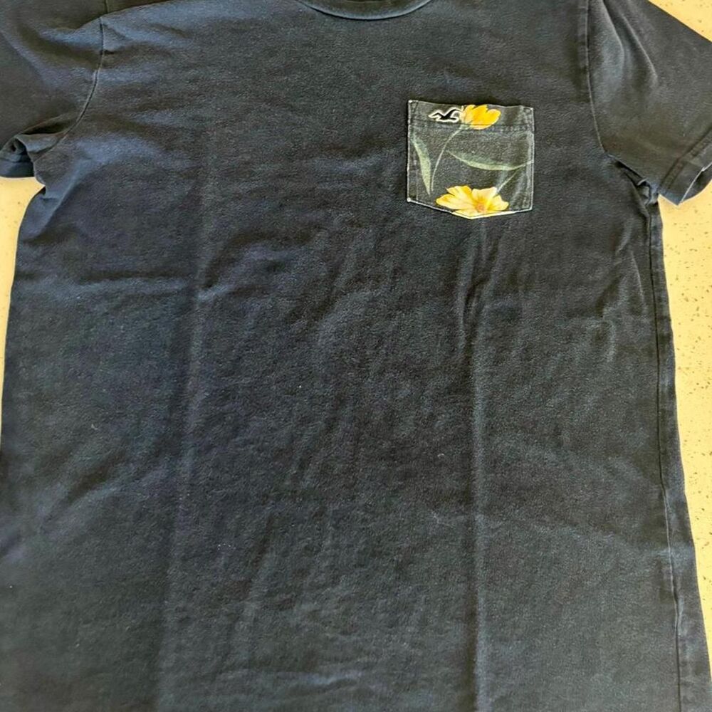 Hollister-co Men's Black and Navy Shirt